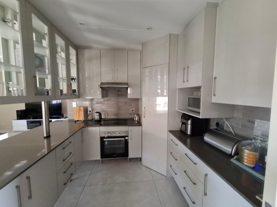 4 Bedroom Property for Sale in Waterkloof East North West